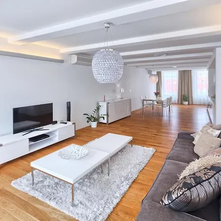 Διαμέρισμα Karlin *