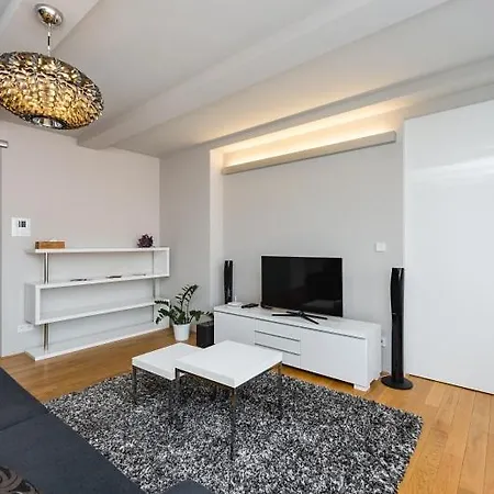 Wishlist Residences - Karlin Apartment Prague